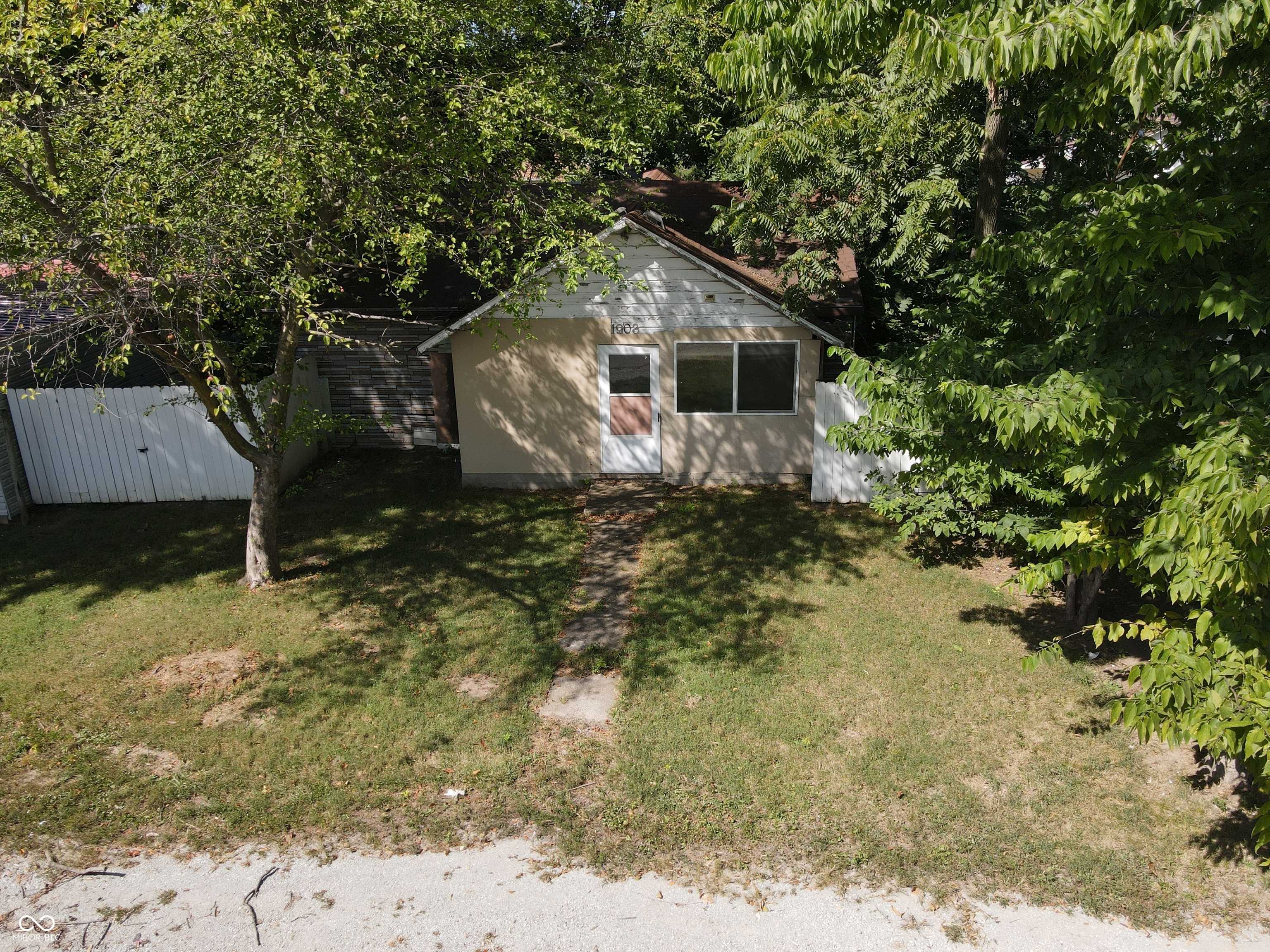 Noblesville, IN 46060,1940 Mulberry ST