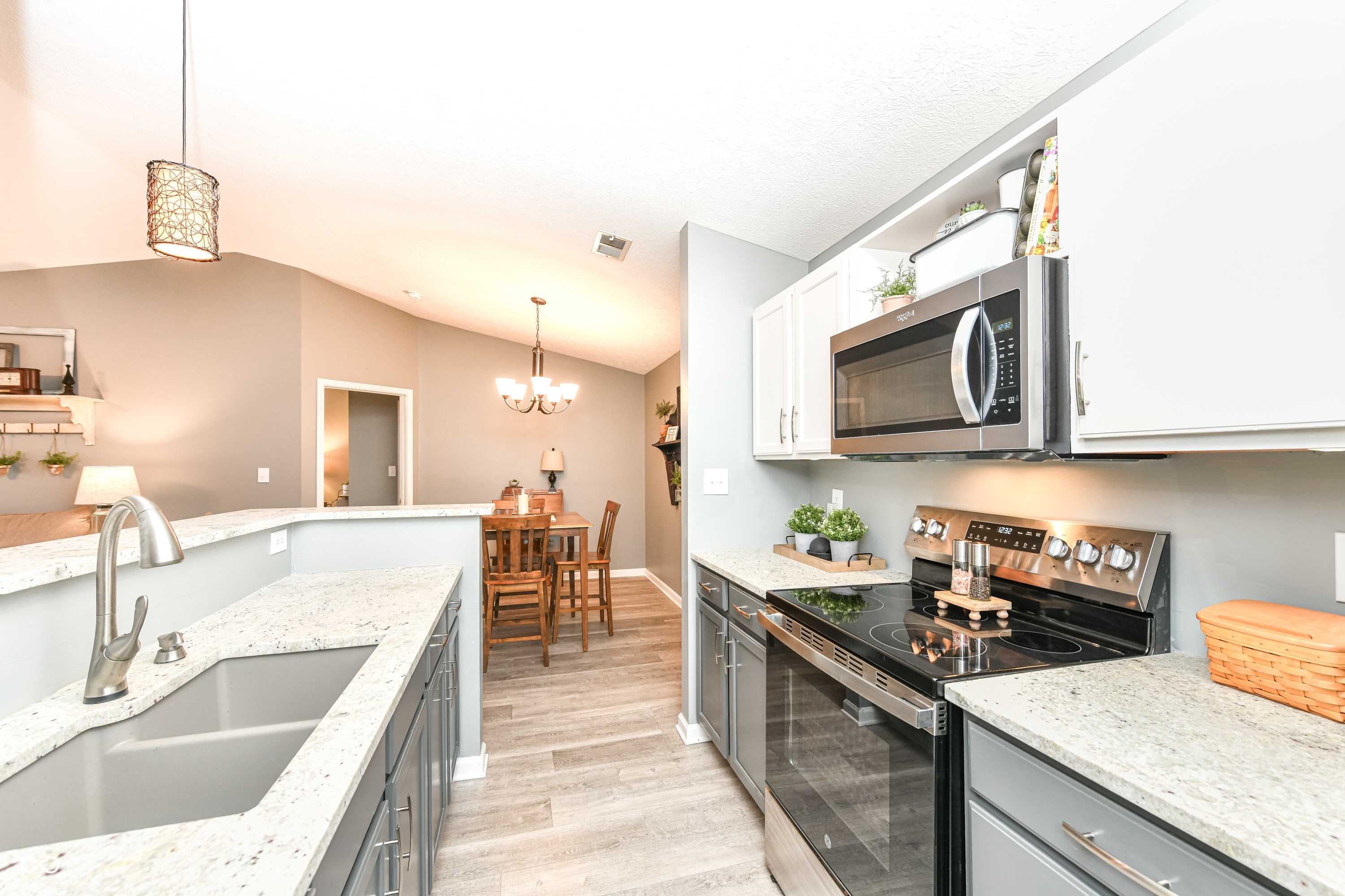 Indianapolis, IN 46278,8418 Glenwillow LN #205