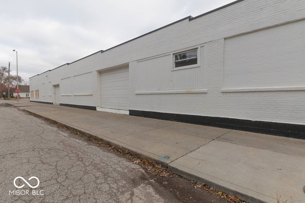 Indianapolis, IN 46201,3839 E Washington ST