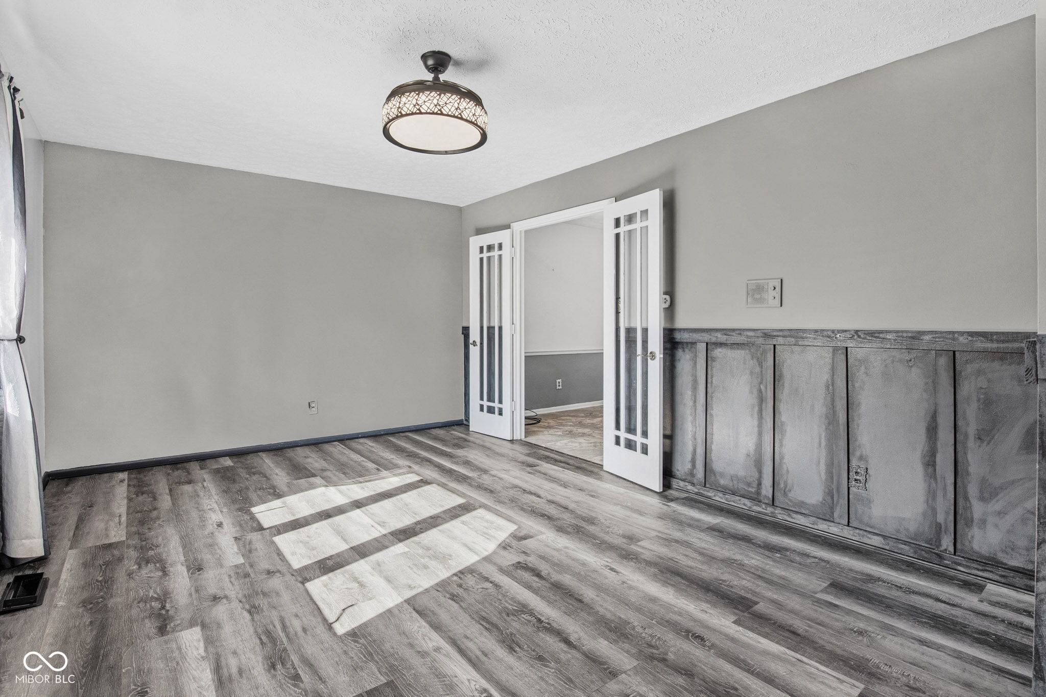 Indianapolis, IN 46226,4404 Devon Lake RD