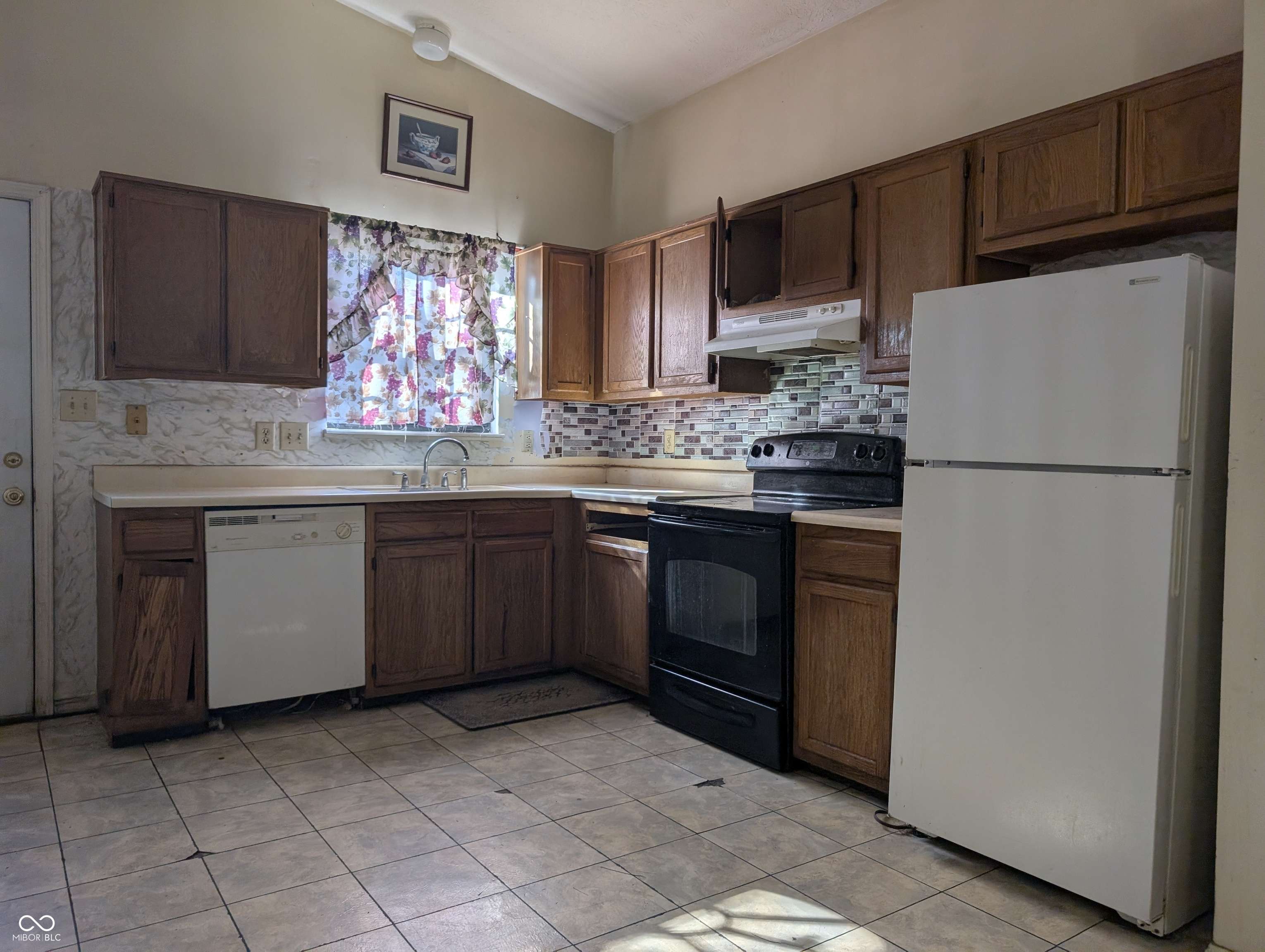 Indianapolis, IN 46228,4117 Luxembourg CIR E