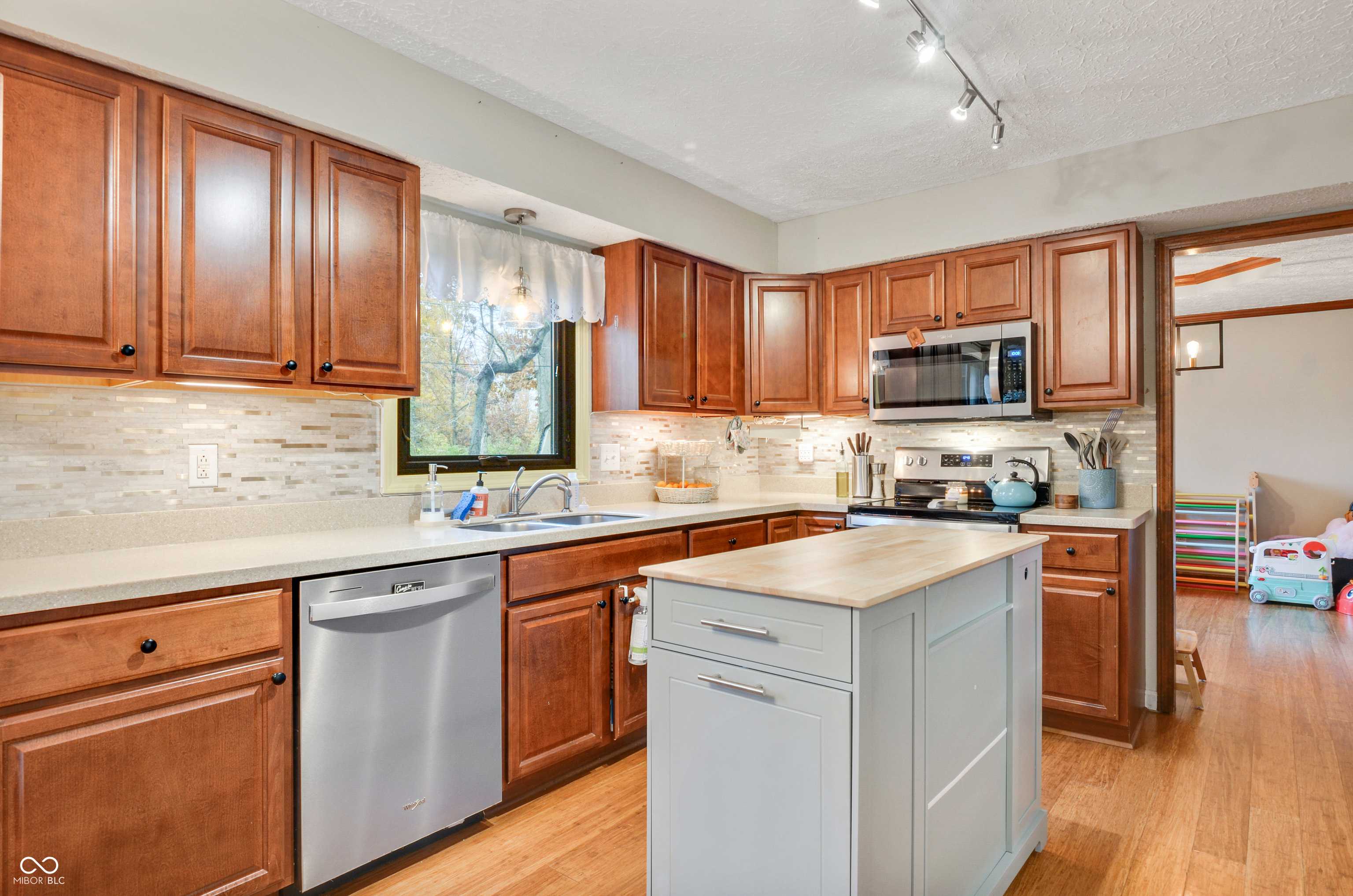 Carmel, IN 46032,233 Boulder CT