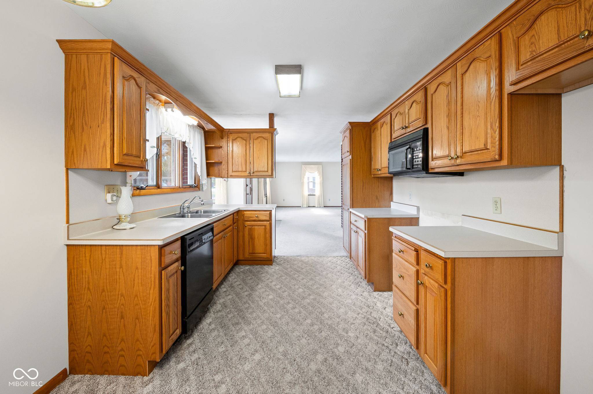 Goodland, IN 47948,322 N Benton ST