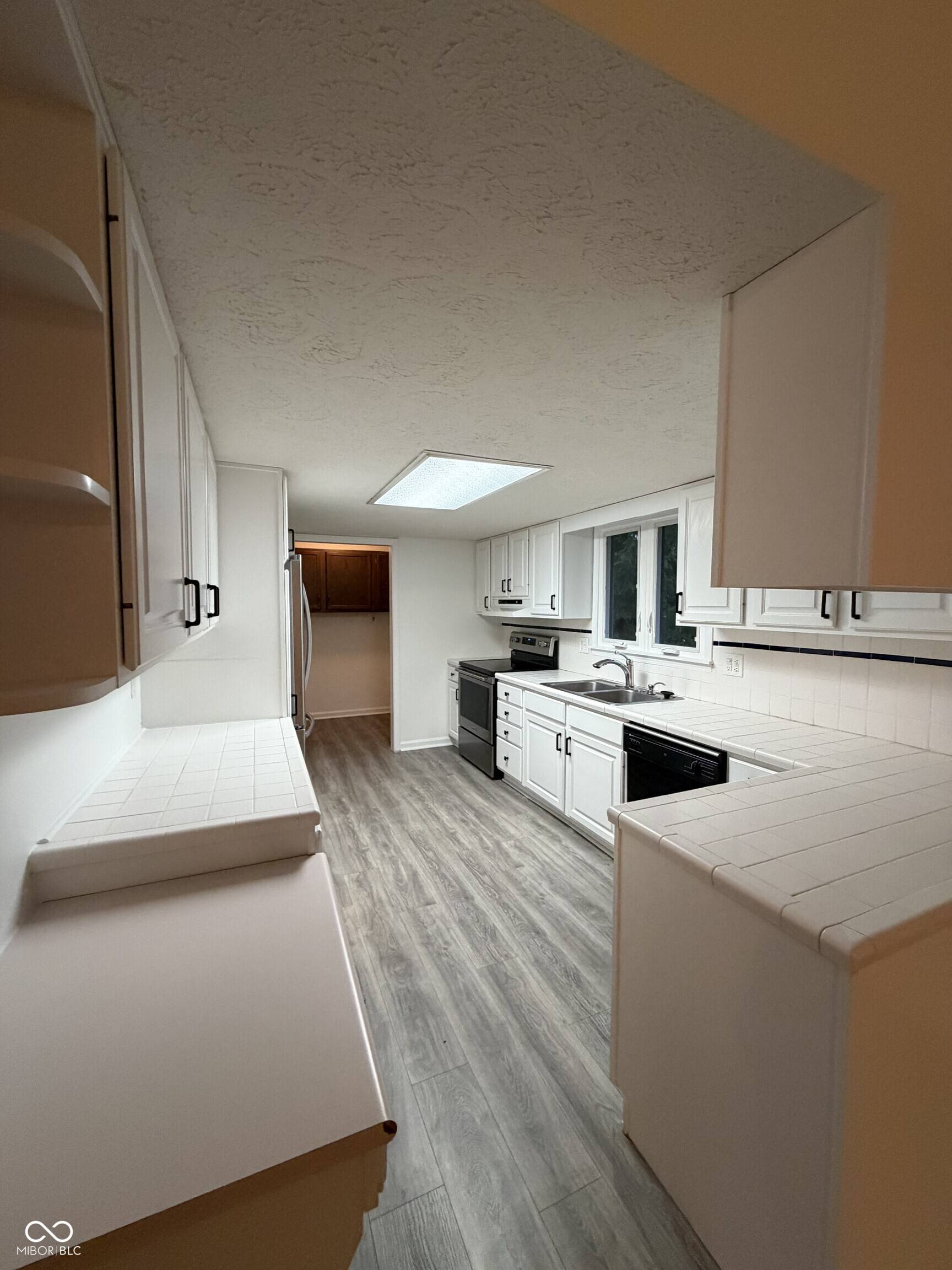 Indianapolis, IN 46256,8121 Tanager CT