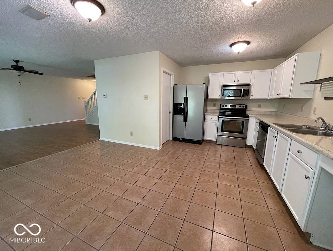 Indianapolis, IN 46217,6909 Earlswood DR