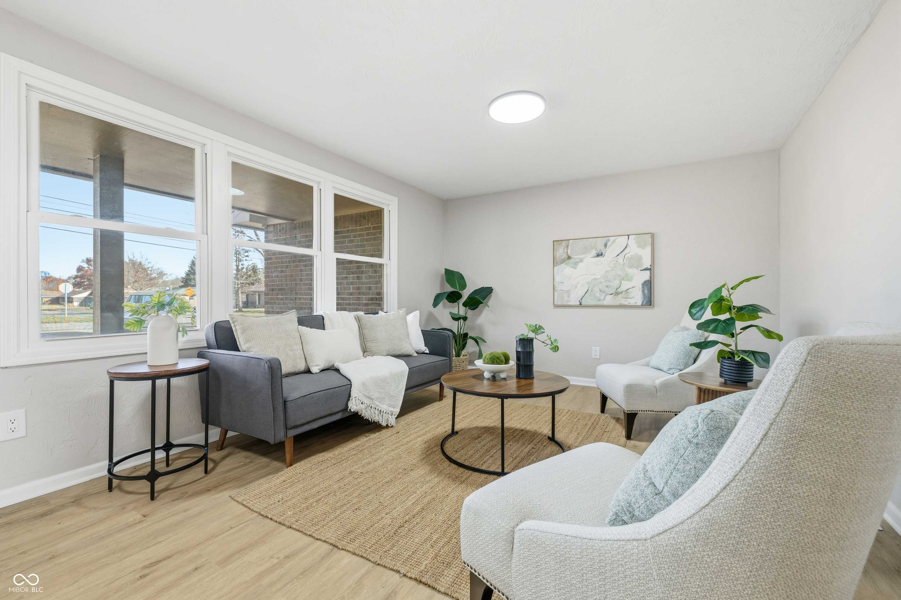 Anderson, IN 46017,3325 E 100 S