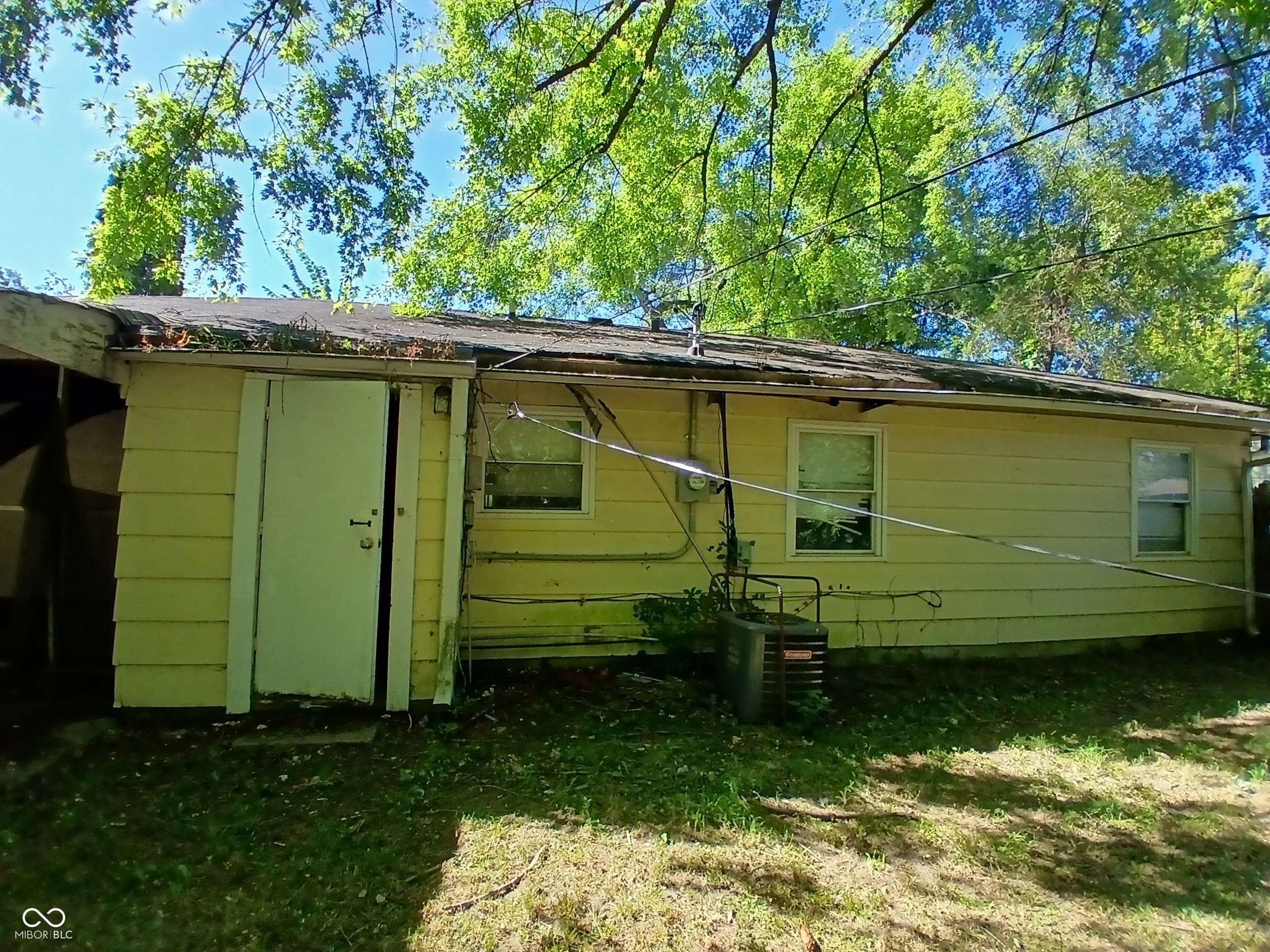 Indianapolis, IN 46222,4338 Thrush DR