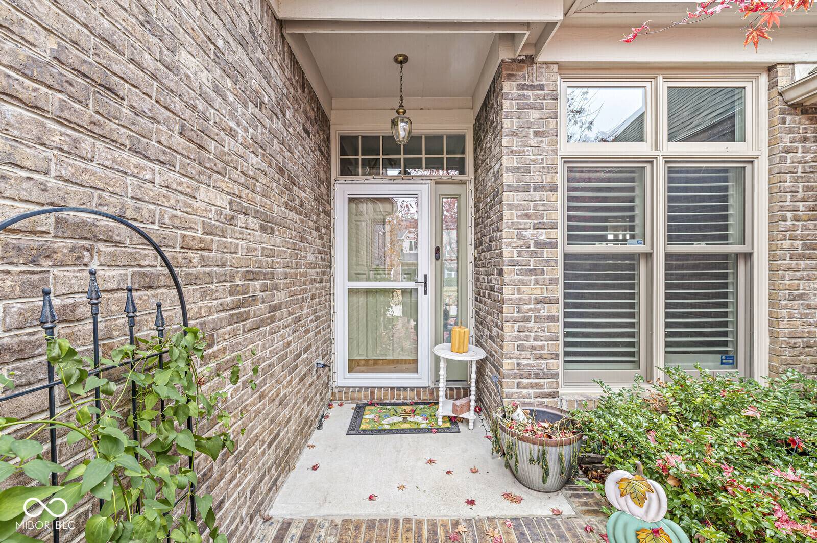 Carmel, IN 46033,11697 Lake Forest Pkwy