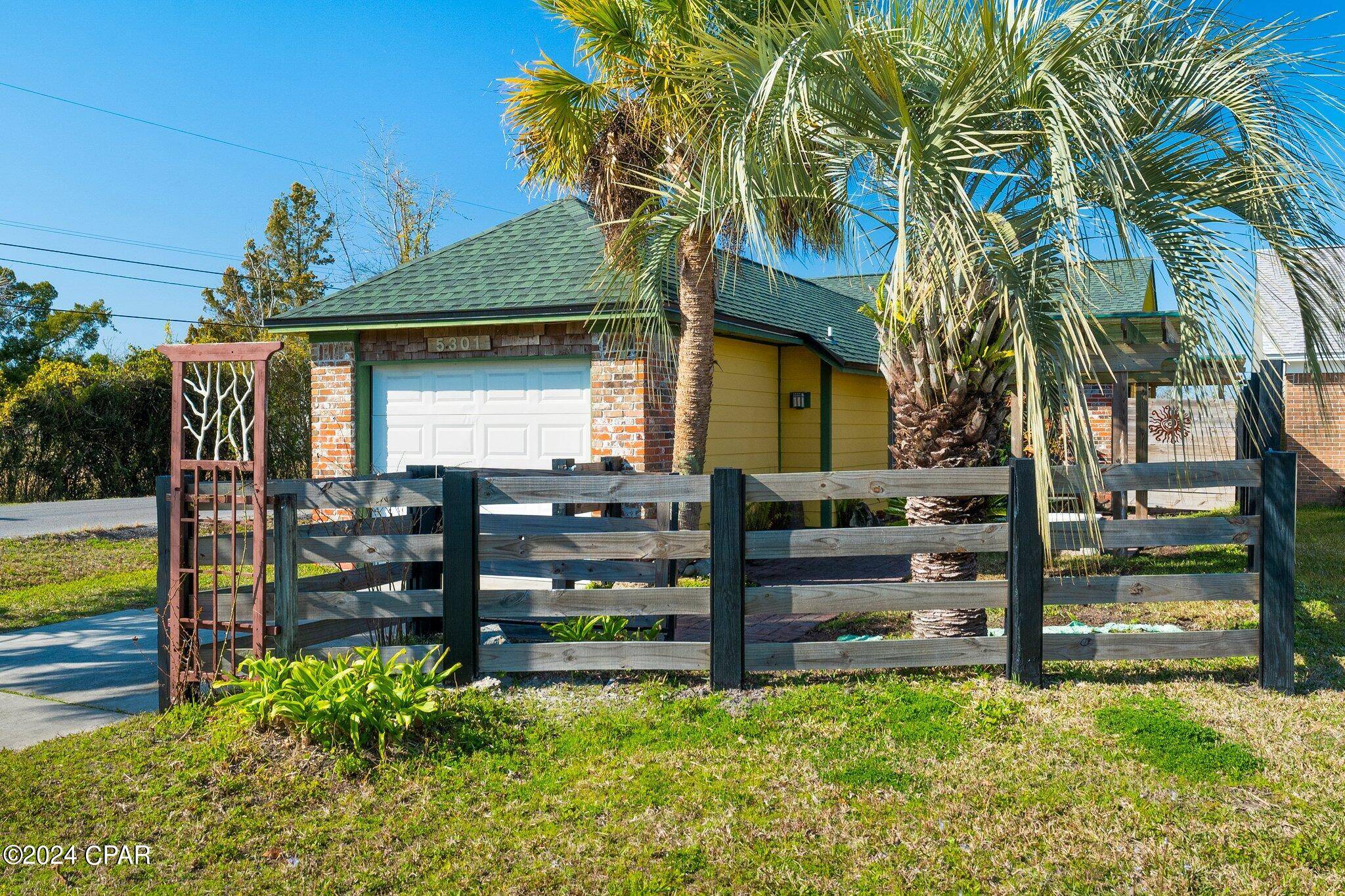 Panama City, FL 32404,5301 Garden Cove RD