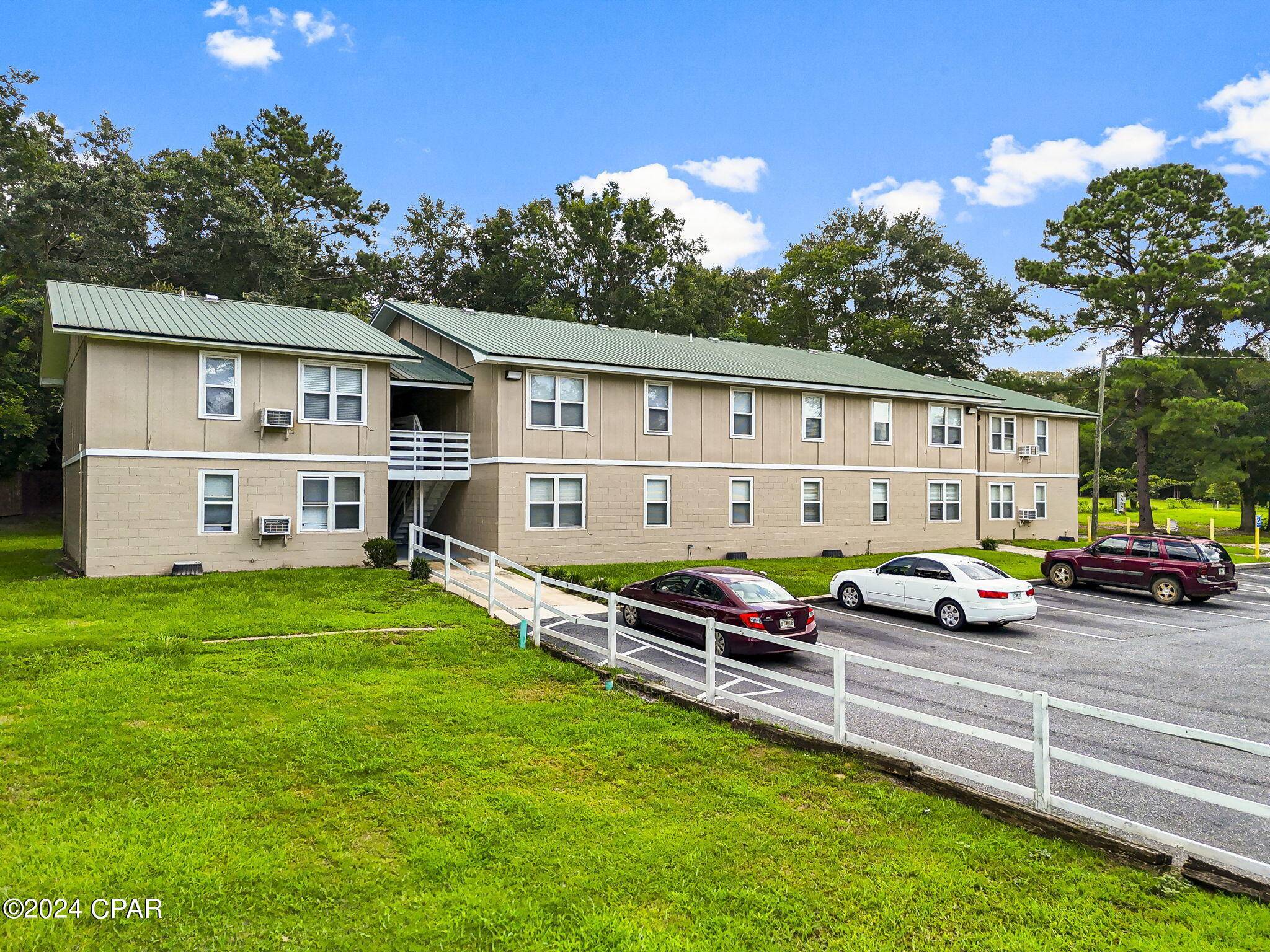 Chipley, FL 32428,872 Deerwood LN