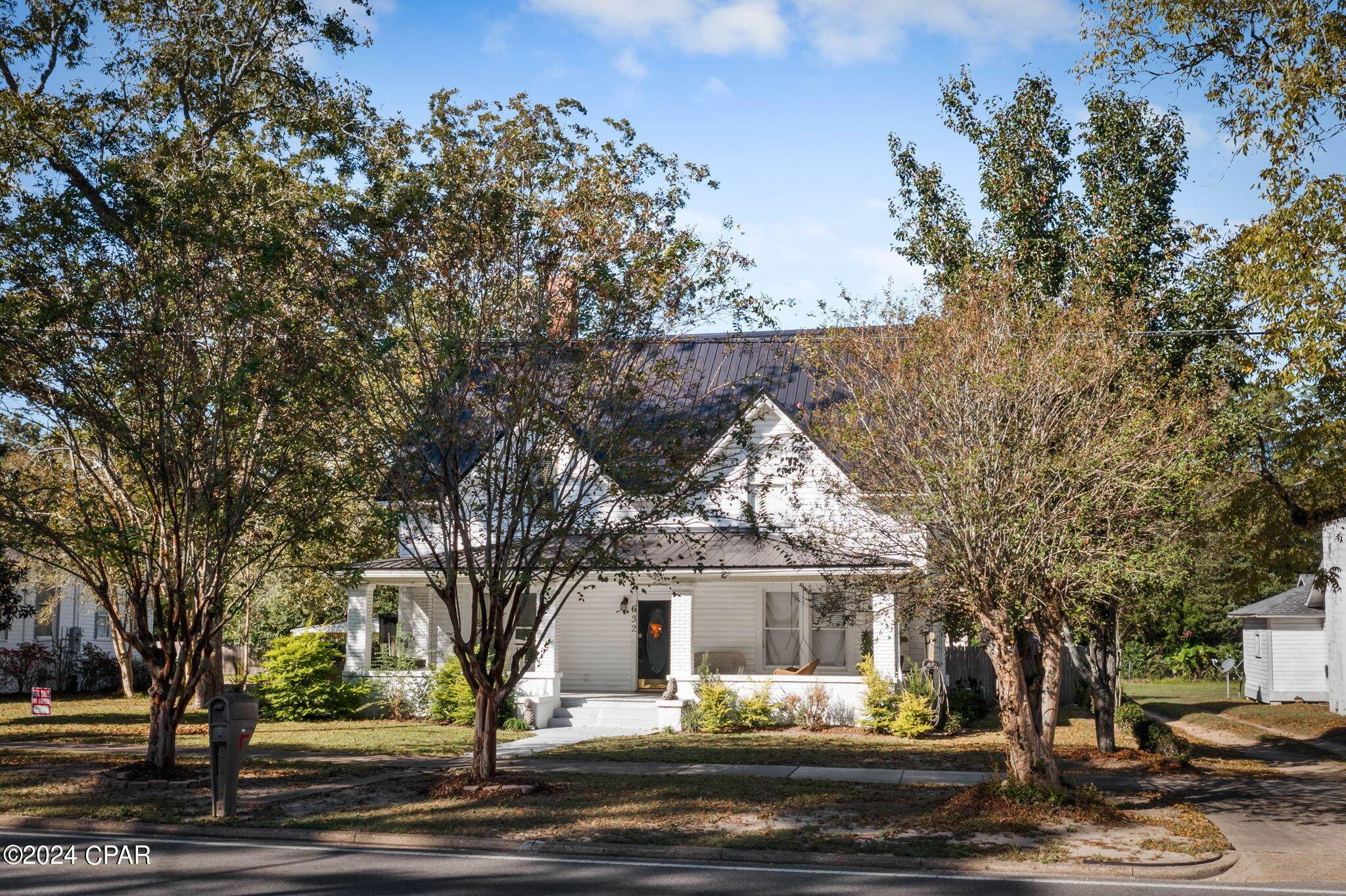 Chipley, FL 32428,632 Main ST