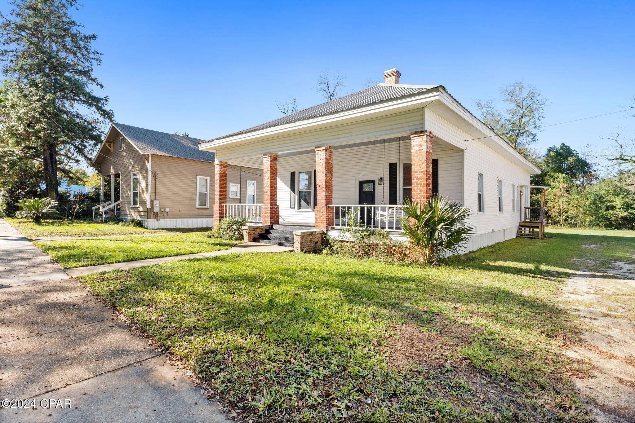 Chipley, FL 32428,700 Main ST