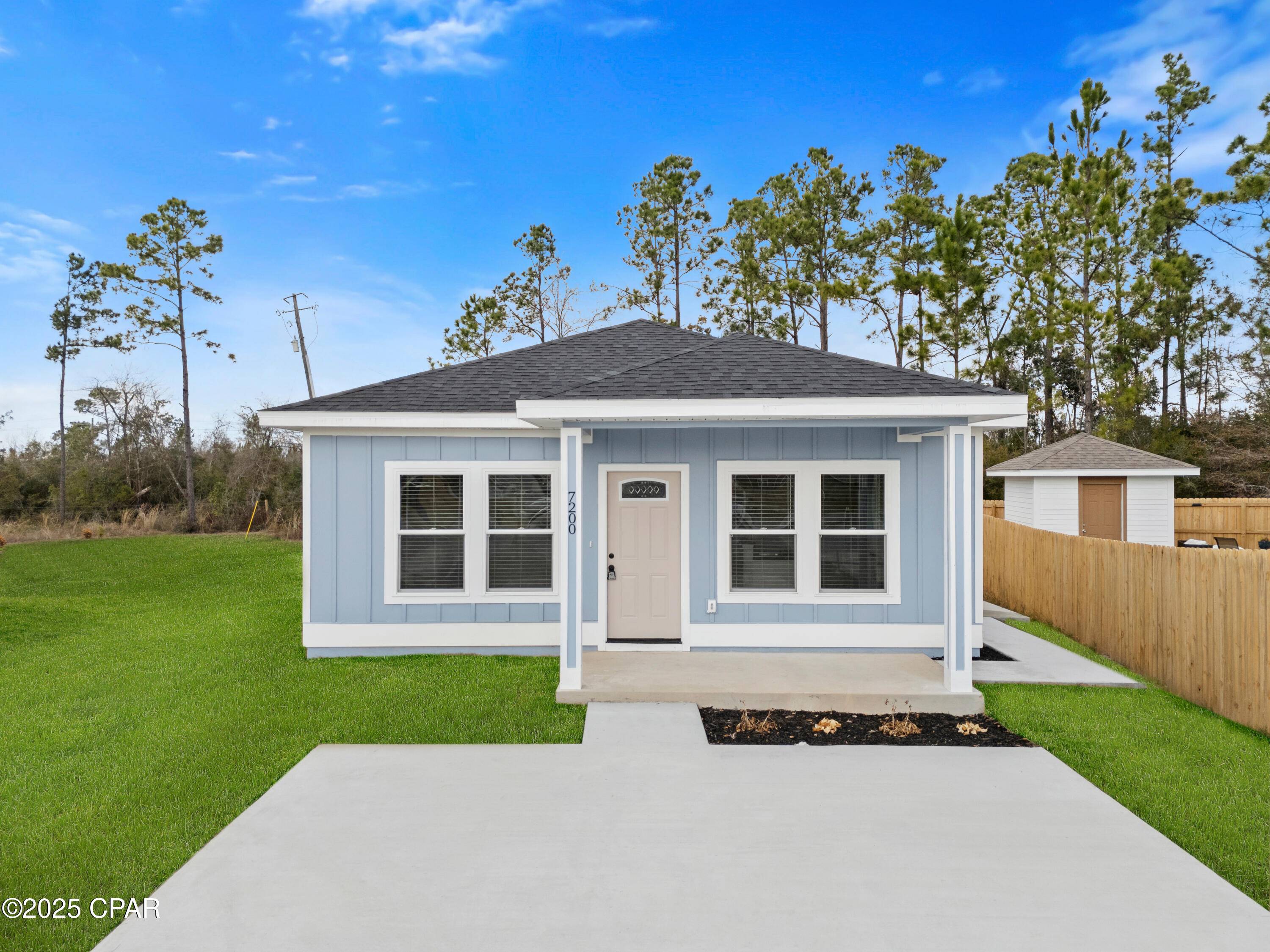 Panama City, FL 32404,7200 LAKE SUZZANNE WAY