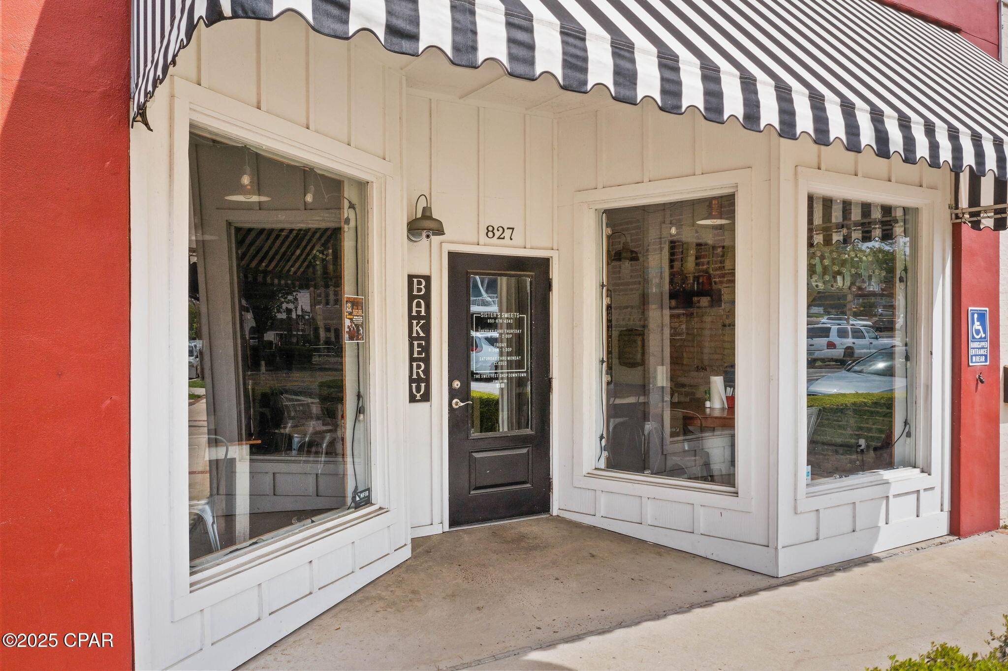 Chipley, FL 32428,827 Main ST
