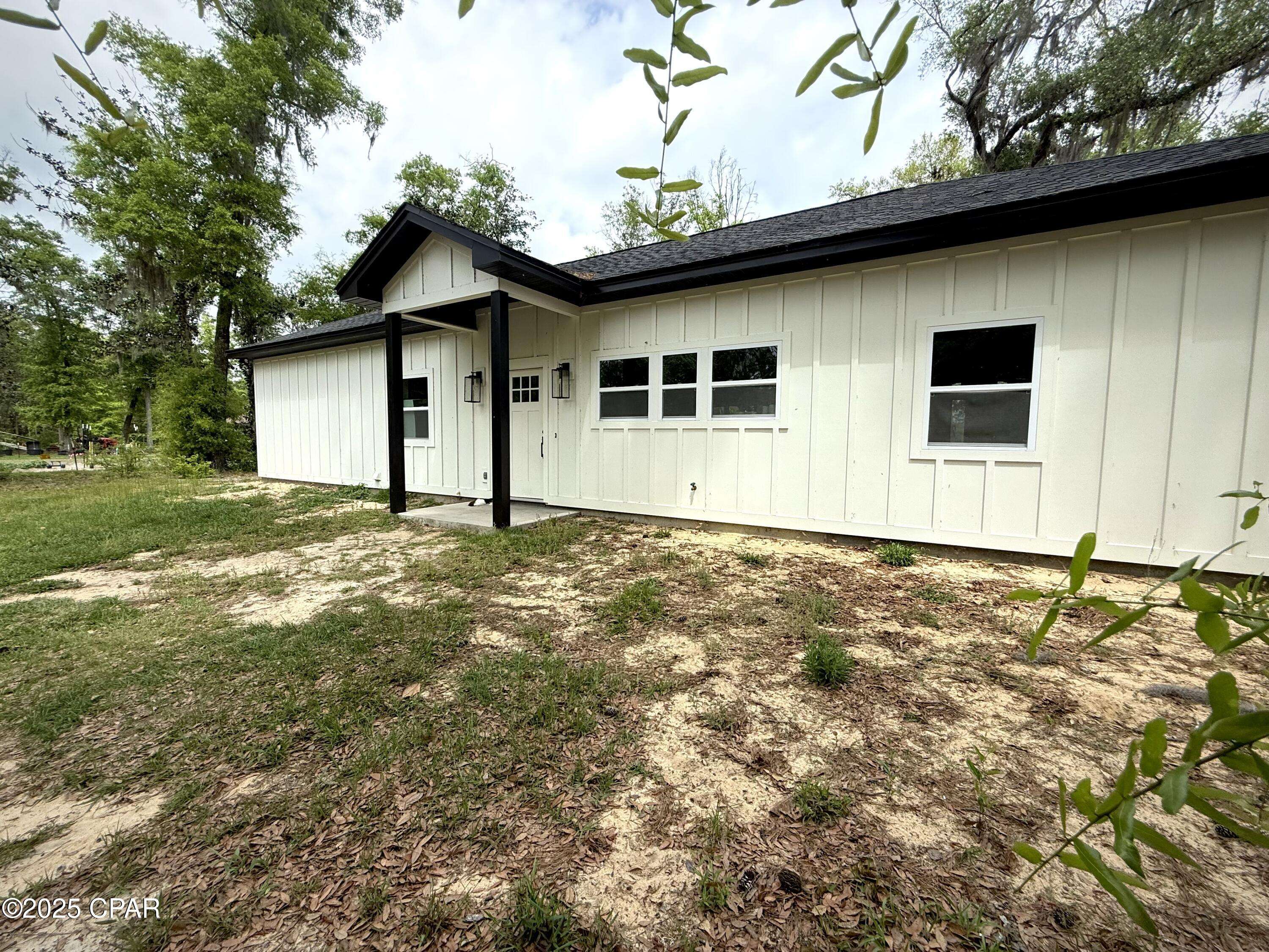 Chipley, FL 32428,3034 Paradise Lakes RD