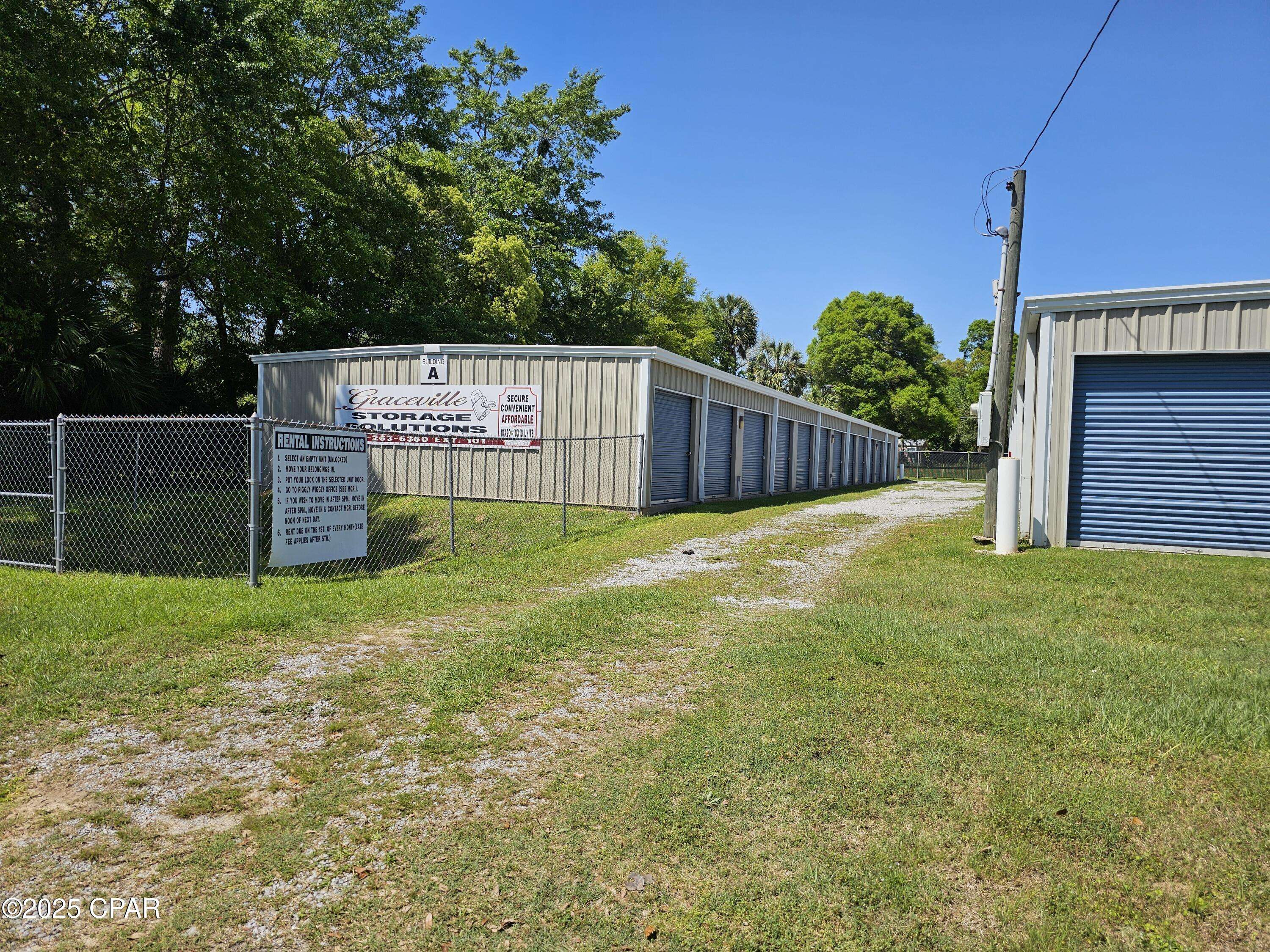 Graceville, FL 32440,948 8th AVE