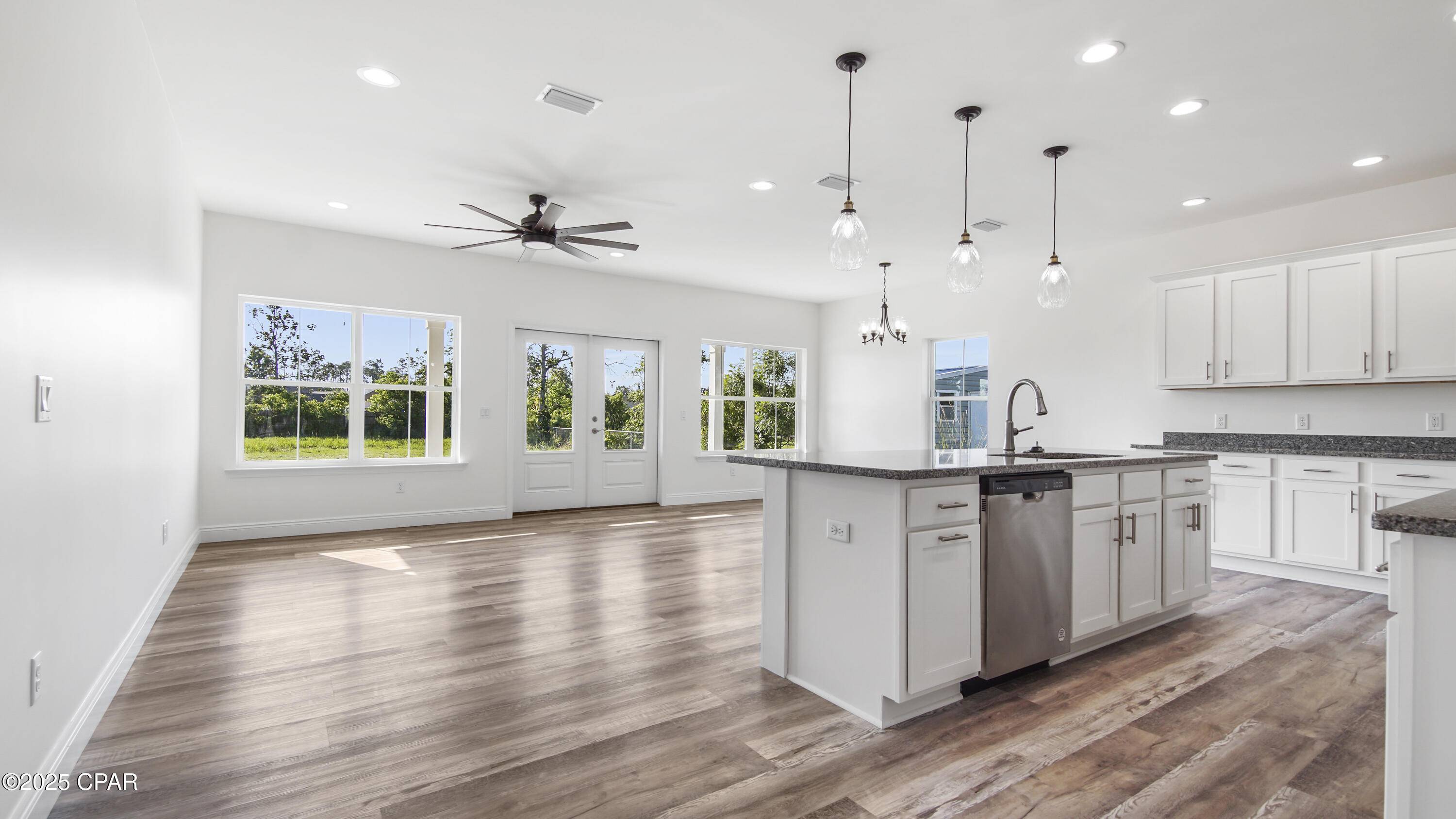 Panama City, FL 32404,915 Plantation DR