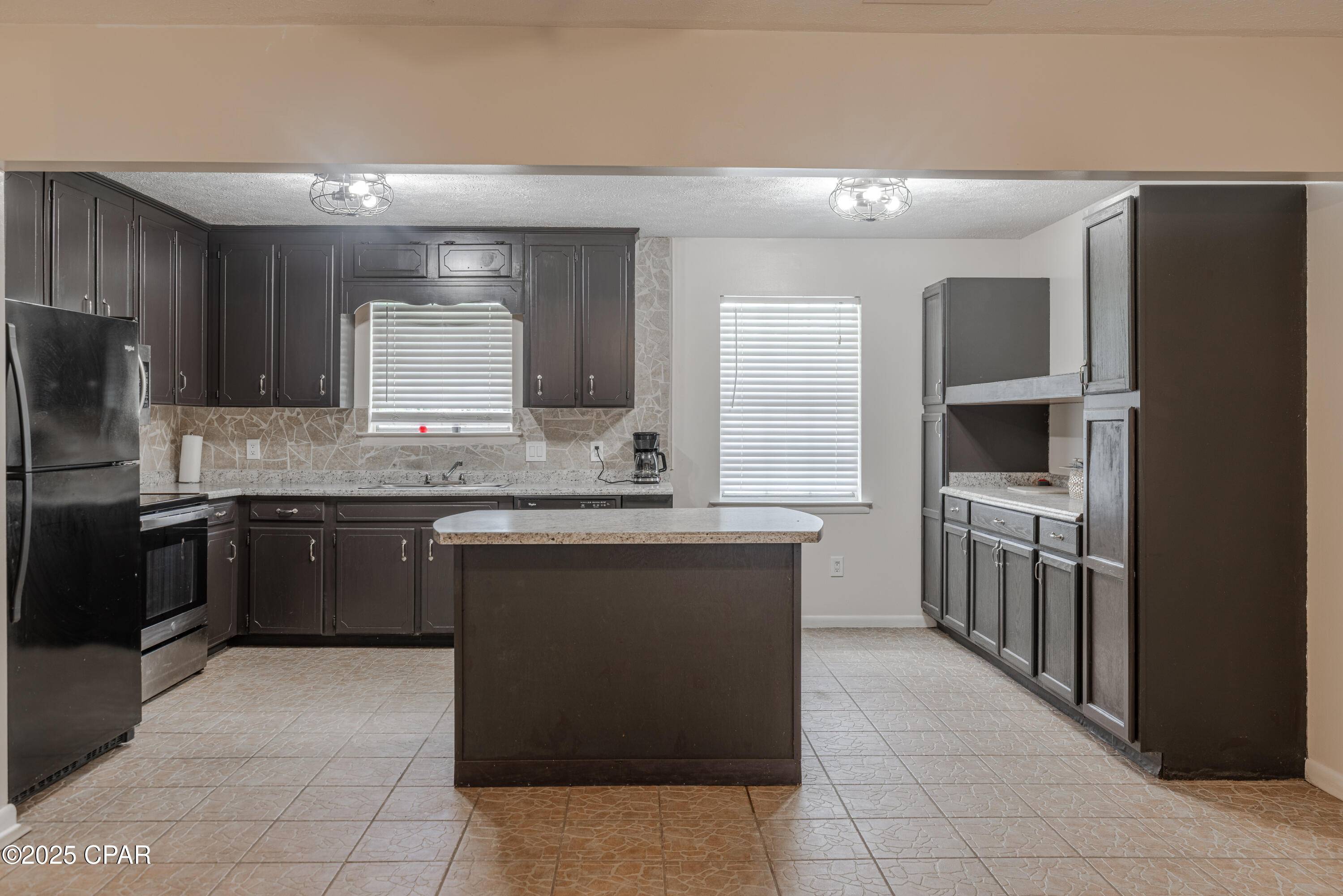 Southport, FL 32409,215 Tates LN