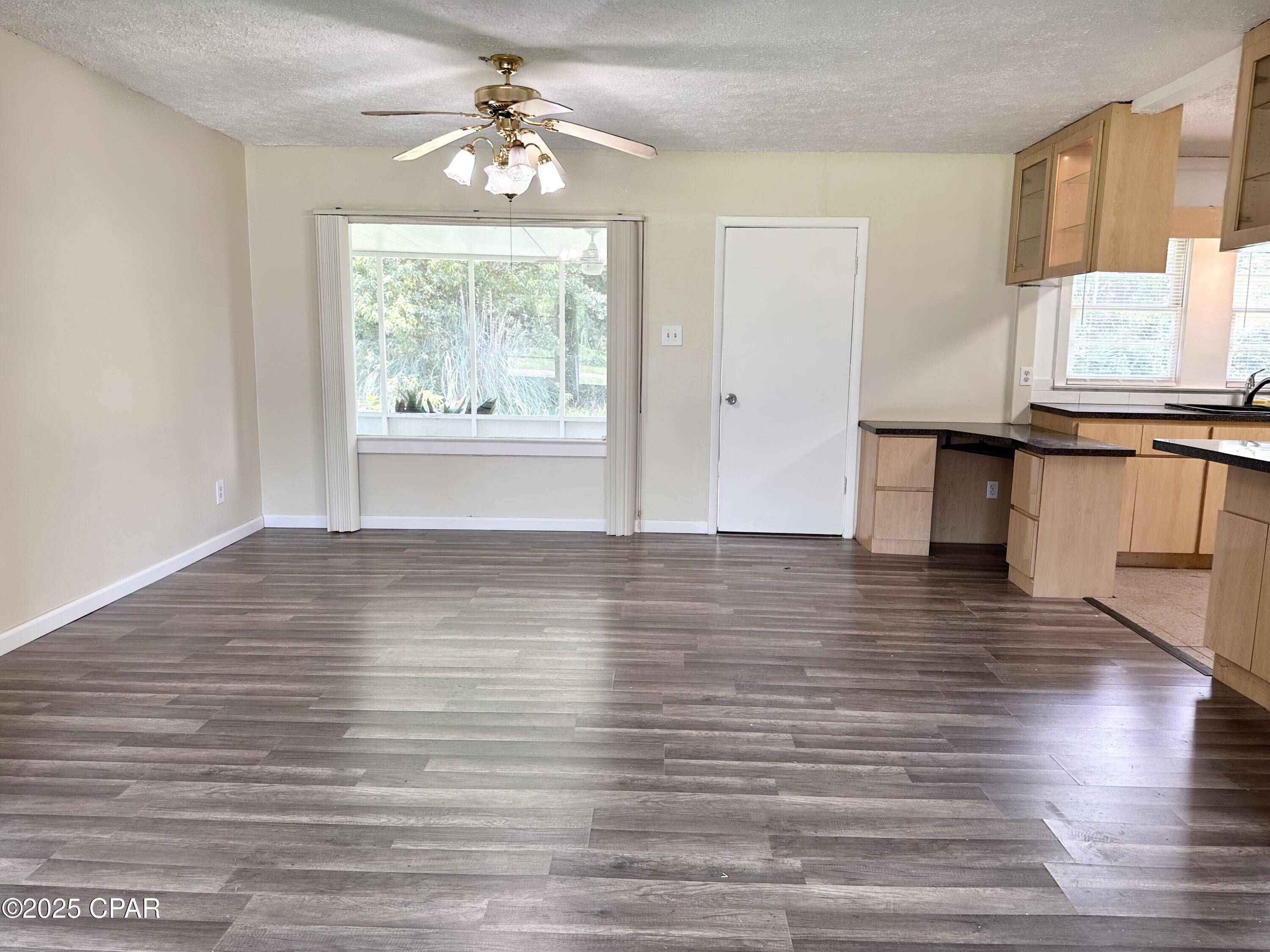 Panama City, FL 32404,4949 E 2nd ST