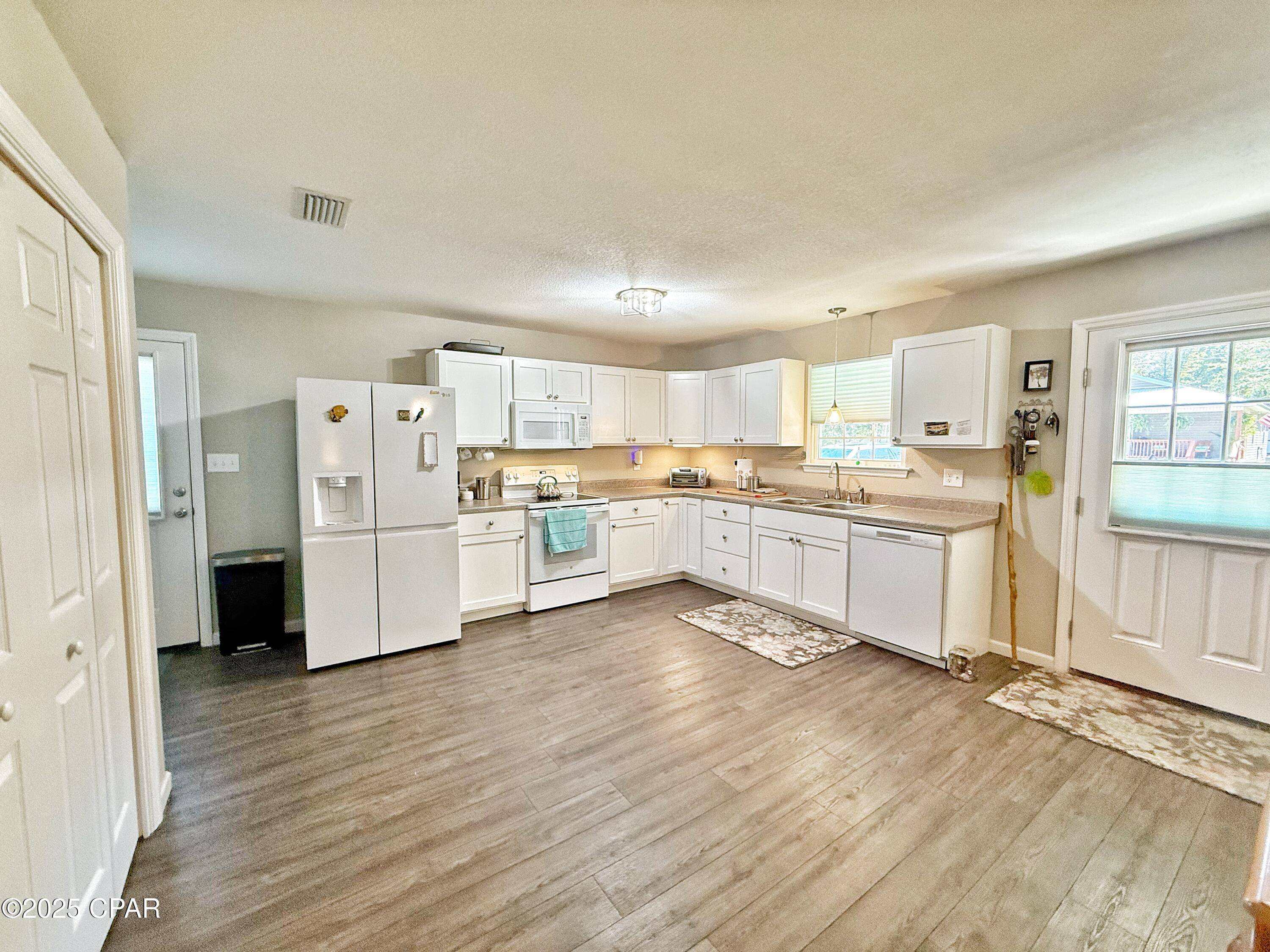 Grand Ridge, FL 32442,6589 Grand Oak LOOP