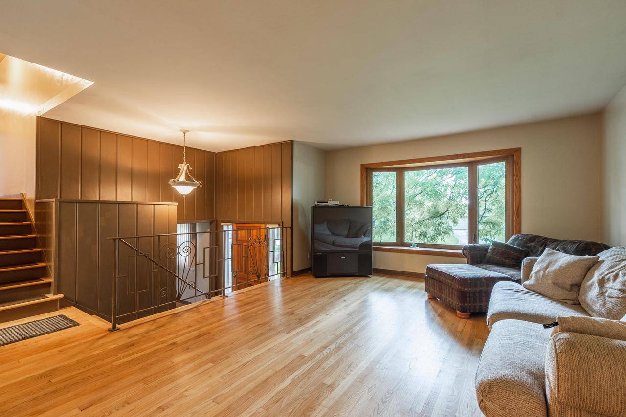 Franklin, WI 53132-1146,11440 W Rhoder Ave