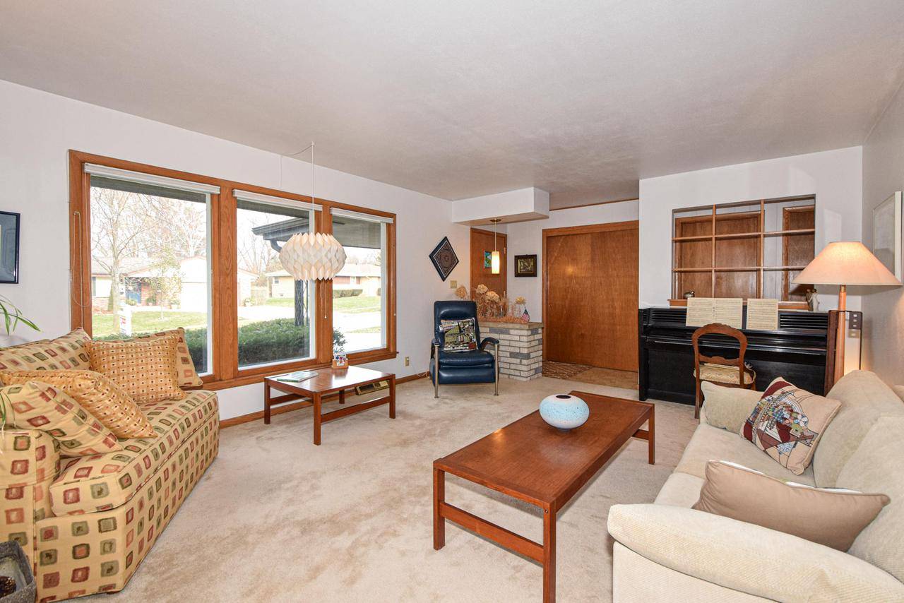 Greendale, WI 53129-1922,5199 Lakeside Dr