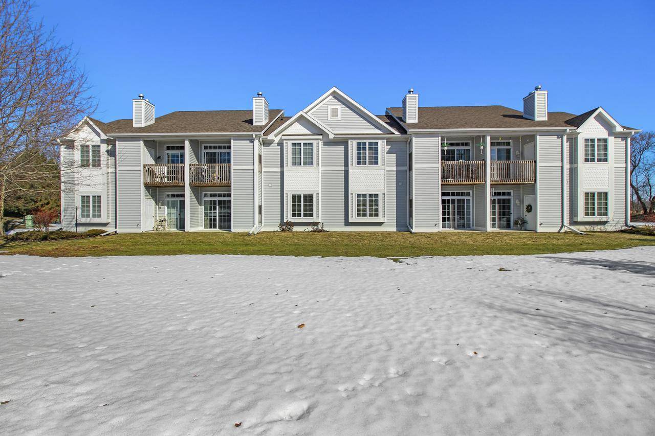 Hartford, WI 53027,752 Bridlewood DRIVE #2103E