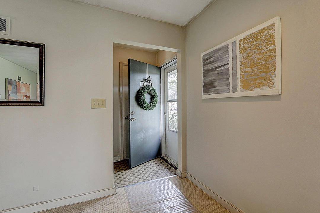 Wauwatosa, WI 53226-2750,2052 Sunset Ct