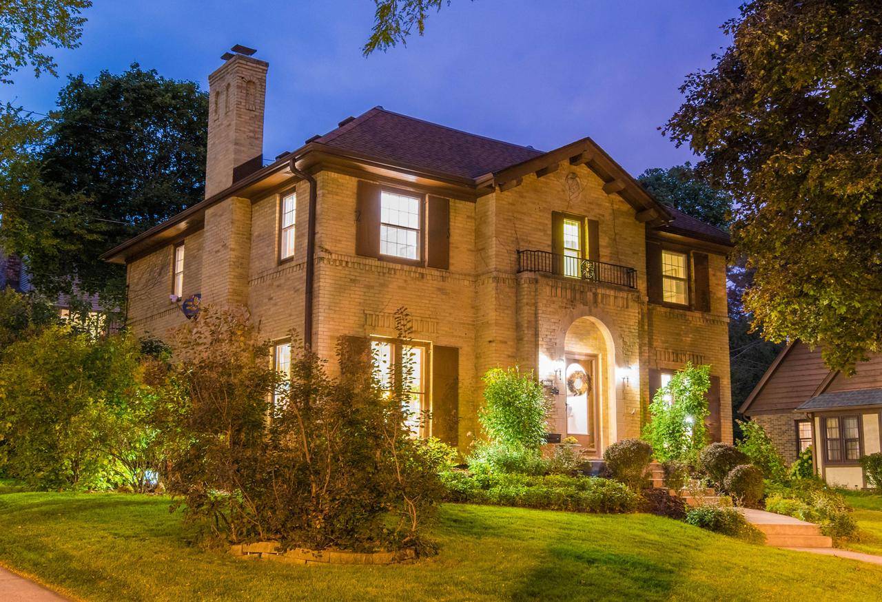 Wauwatosa, WI 53213-2460,6520 Washington Cir