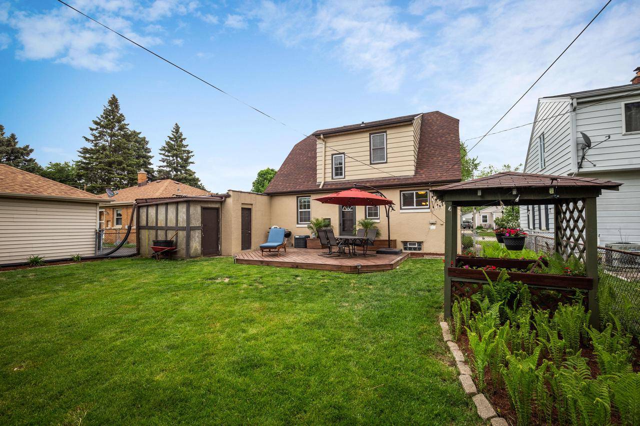 Wauwatosa, WI 53226,331 N 111th St