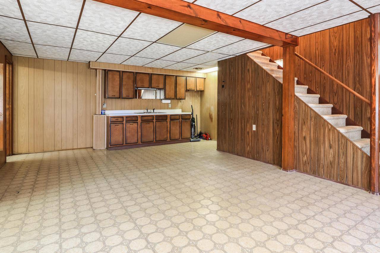 Twin Lakes, WI 53181-9208,941 Bayview Ave