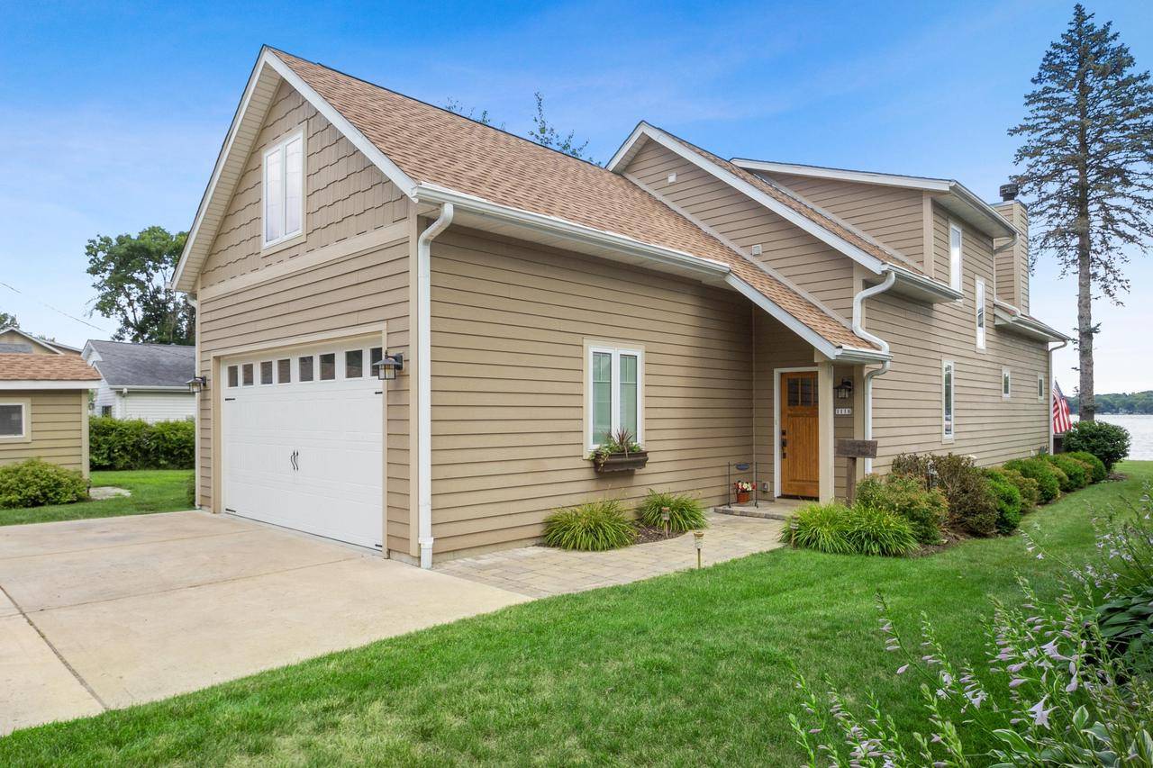 Twin Lakes, WI 53181,1116 Rosebud Ave