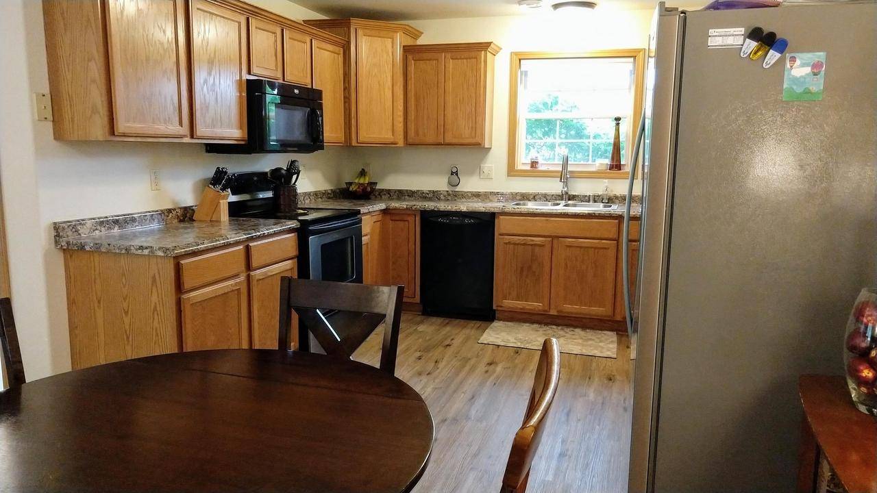 Slinger, WI 53086-9062,328 Kettle Moraine DRIVE N #4