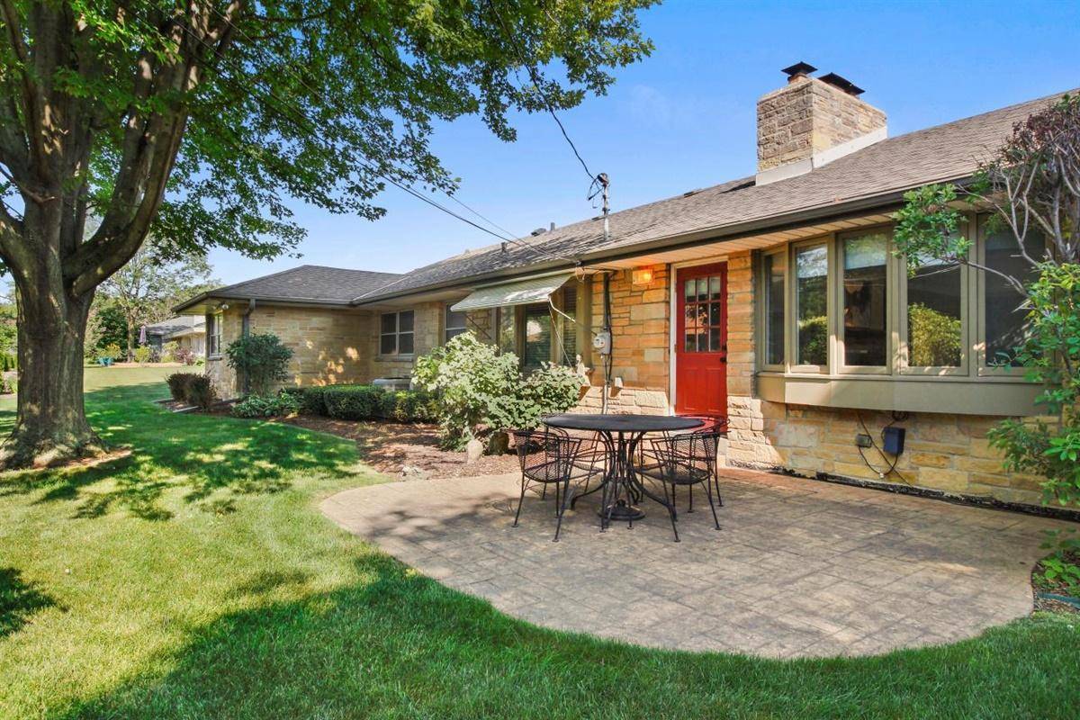 Wauwatosa, WI 53213-3607,7235 W Wells St