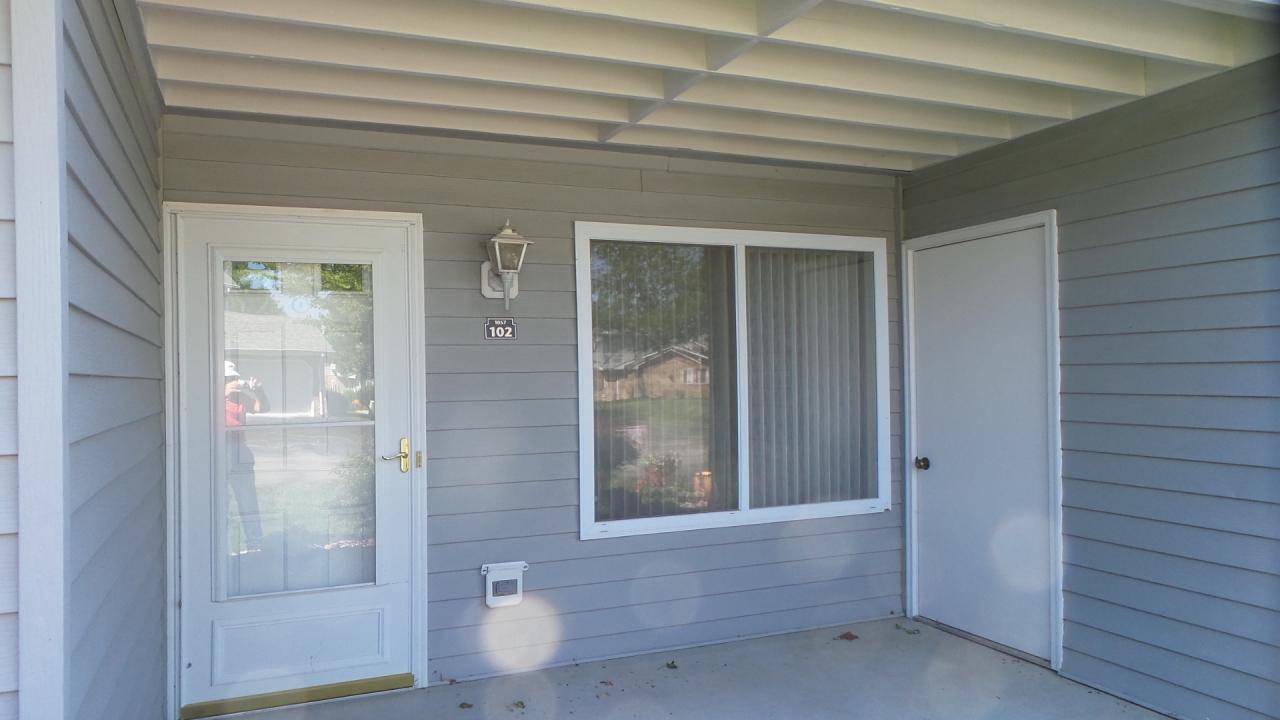 Mount Pleasant, WI 53406-6367,1057 N Sunnyslope DRIVE #102
