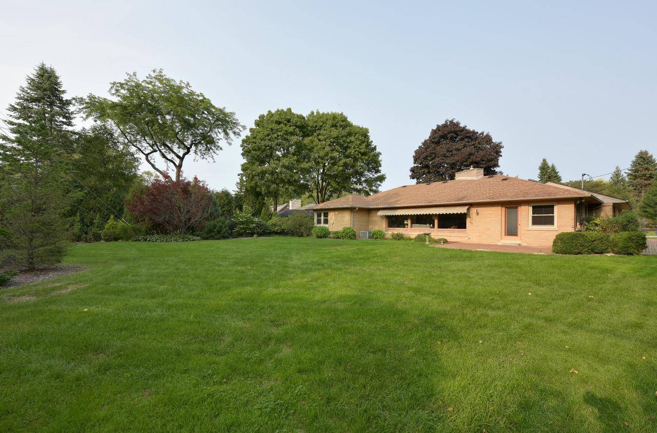 Fox Point, WI 53217-3863,7131 N Lombardy ROAD