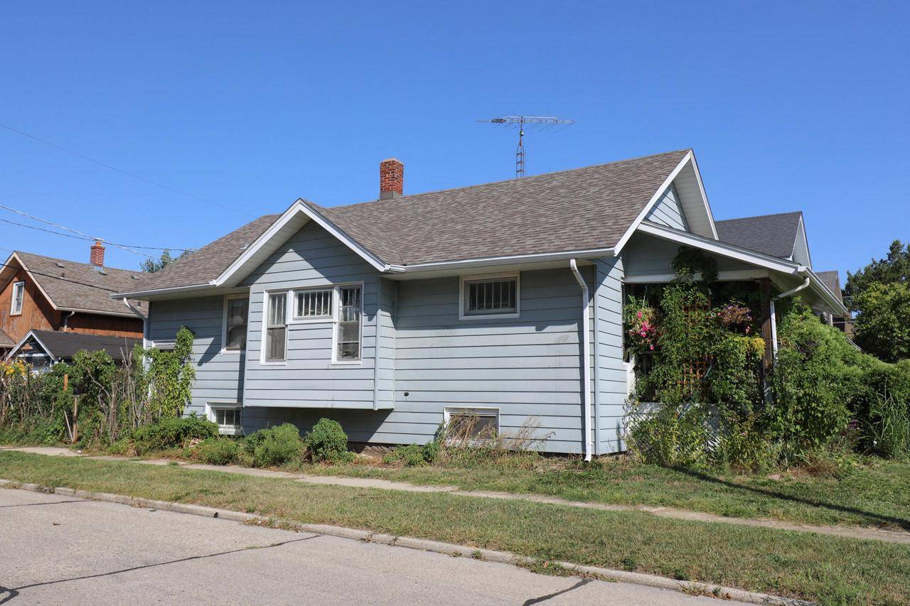 Kenosha, WI 53143-5328,6926 16 AVENUE