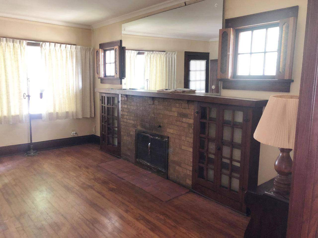Kenosha, WI 53143,1503 74th St