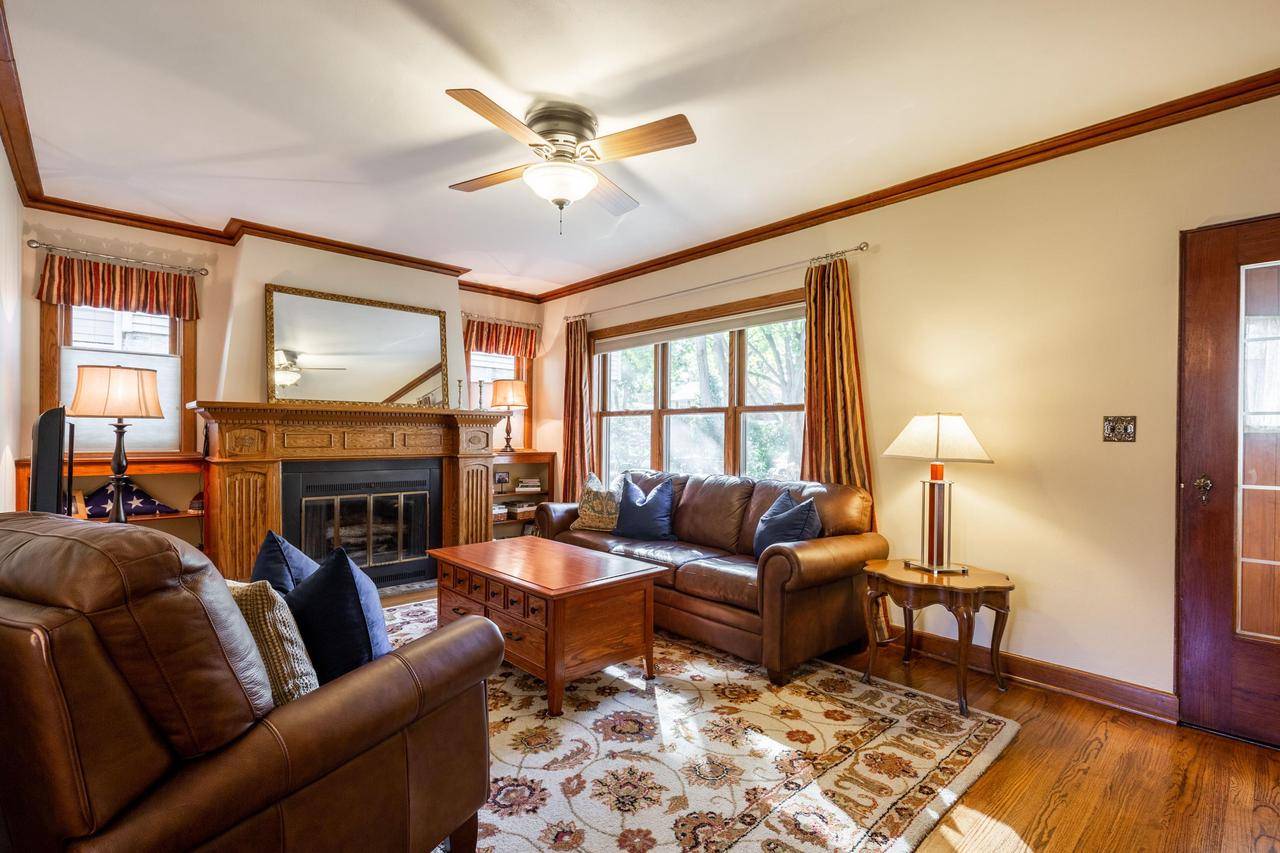 Wauwatosa, WI 53213-3026,948 Robertson St