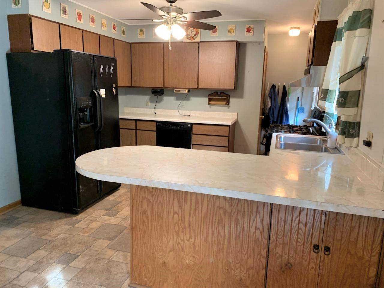 Twin Lakes, WI 53181-9502,625 Country Ln