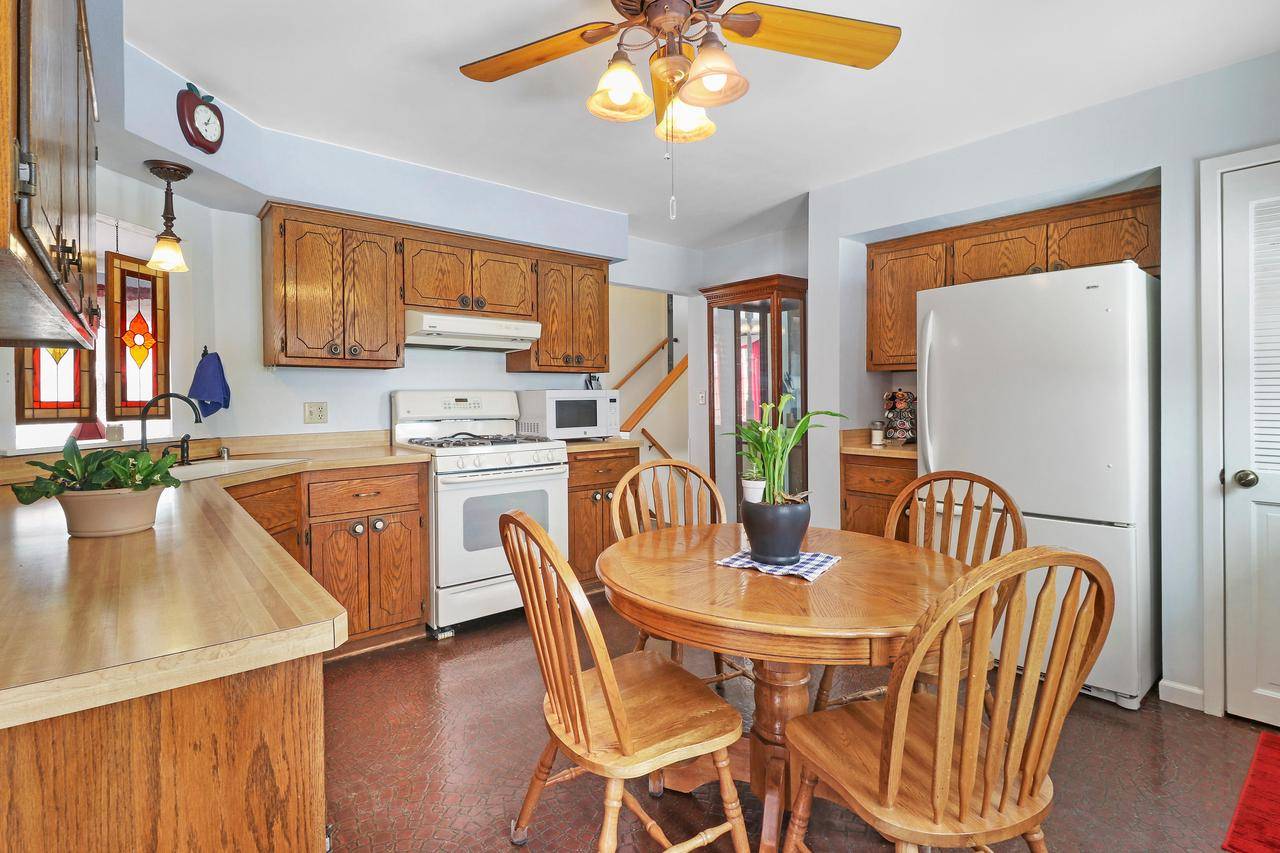 Kenosha, WI 53142-2441,8641 46th AVENUE