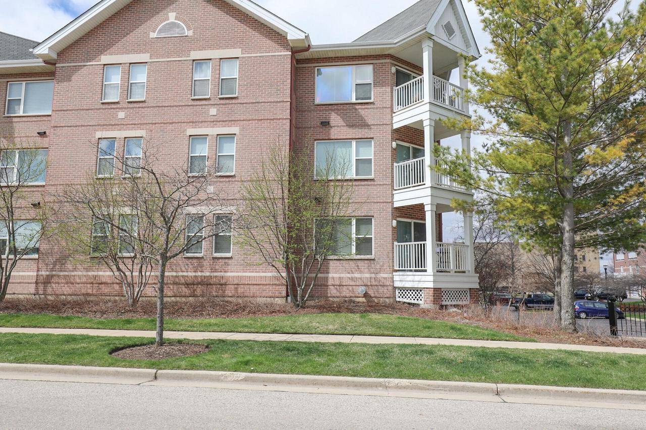 Kenosha, WI 53140-3786,418 56th STREET #111