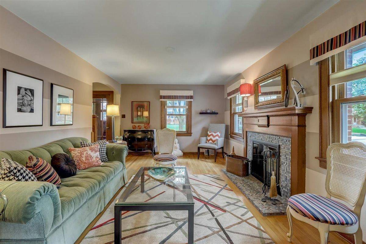 Wauwatosa, WI 53213-1220,2442 Lefeber AVENUE