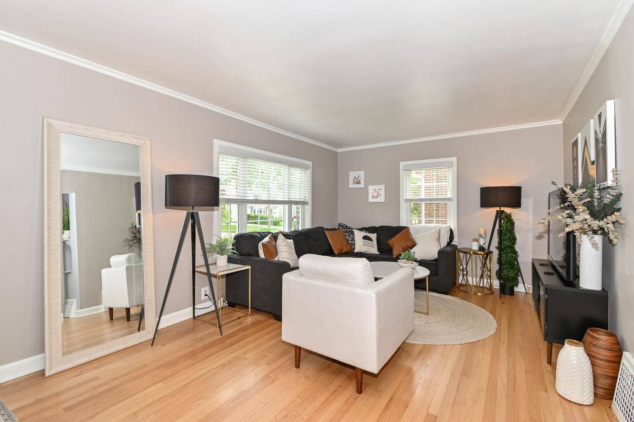 Wauwatosa, WI 53226-2744,2041 N 86th St