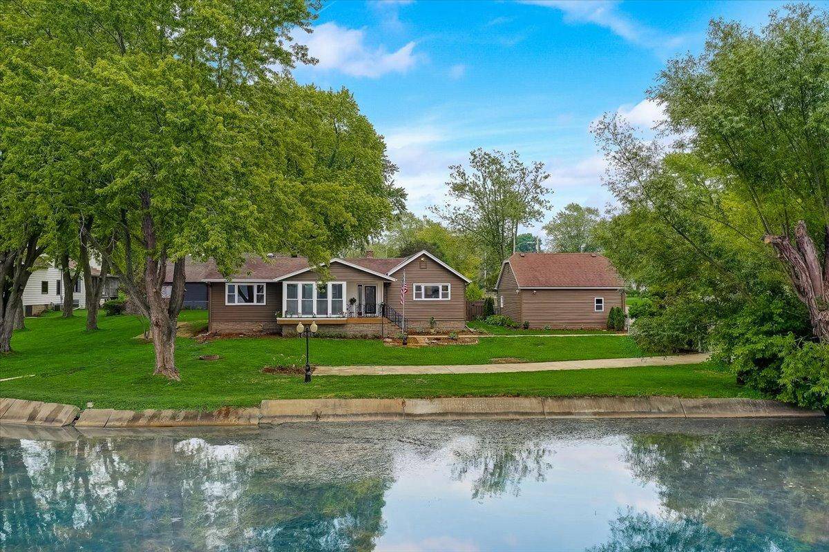 Mukwonago, WI 53149-1504,456 Andrews St
