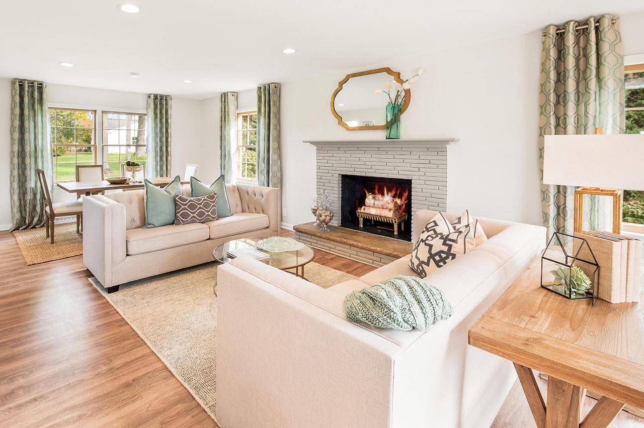 Fox Point, WI 53217-3106,130 W Dunwood ROAD