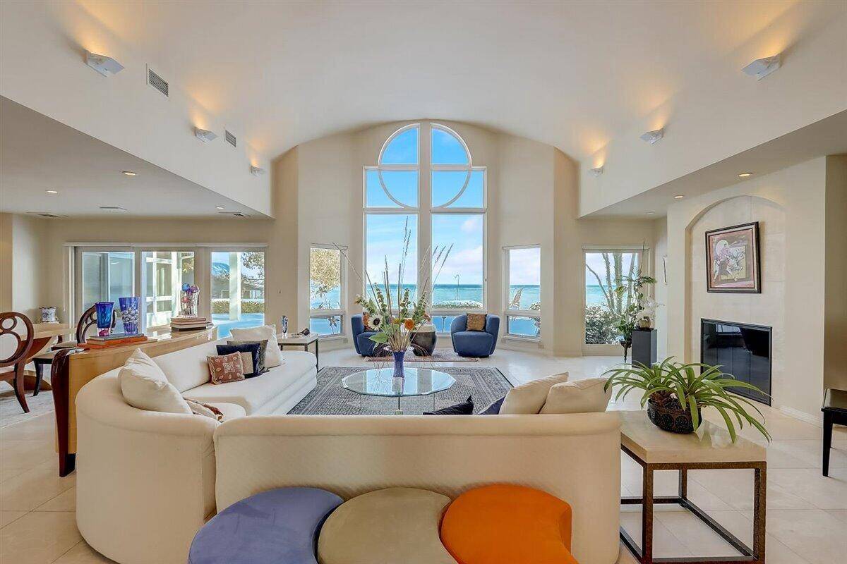 Fox Point, WI 53217,7930 N Beach Dr