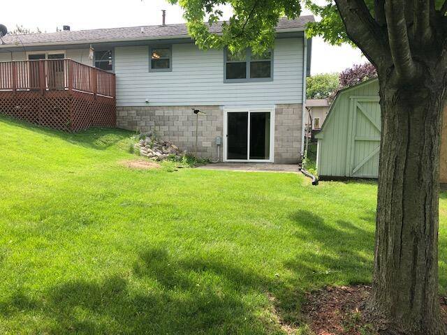 Oconomowoc, WI 53066-9558,W2408 Heather STREET