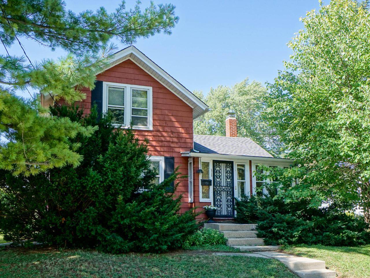 Pewaukee, WI 53072-3535,313 Hickory STREET