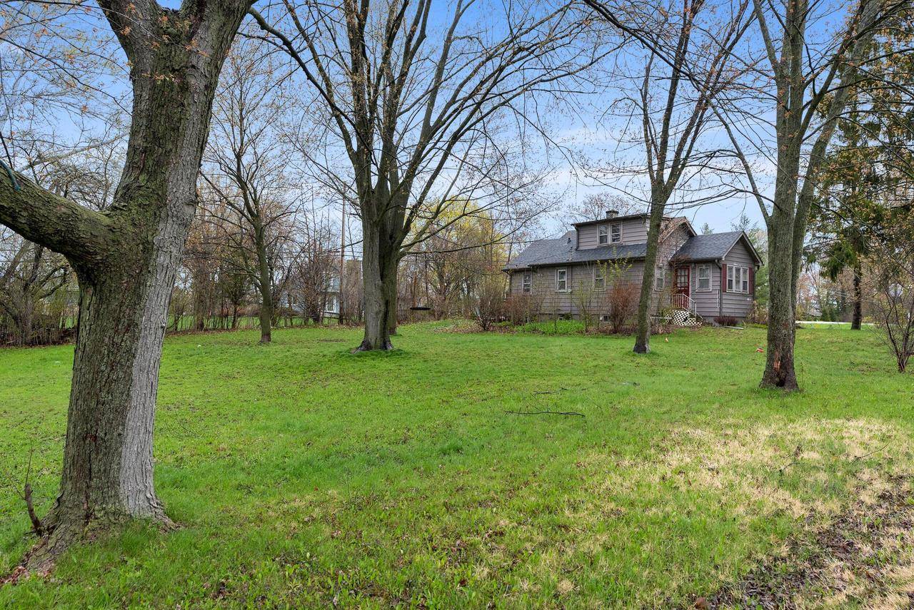 Mequon, WI 53092-2504,1630 W Dorothy PLACE